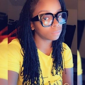 Meet your Posher, Andrea